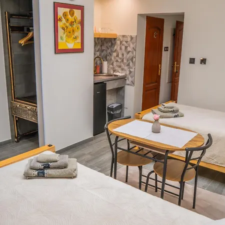 Teatar 4 Oda ve Kahvaltı *